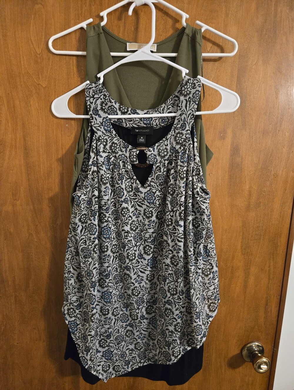Michael Kors V-neck Tank Top & AB Studio Key Hole Layered Tank